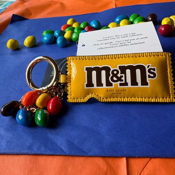 🌟 SOLD 🌟M&M’S X KATE SPADE NEW YORK PATENT PU 3D PACKET KEY FOB BAG CHARM 🍬 - Picture 3 of 16